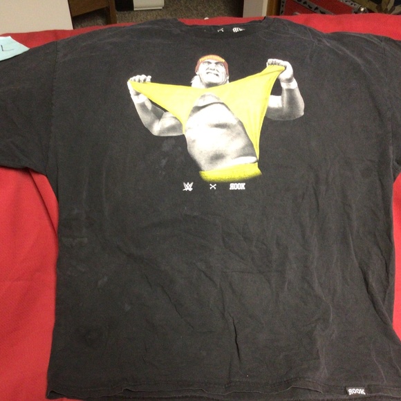 WWE Hulk Hogan Hulkamania tshirt - Picture 1 of 2